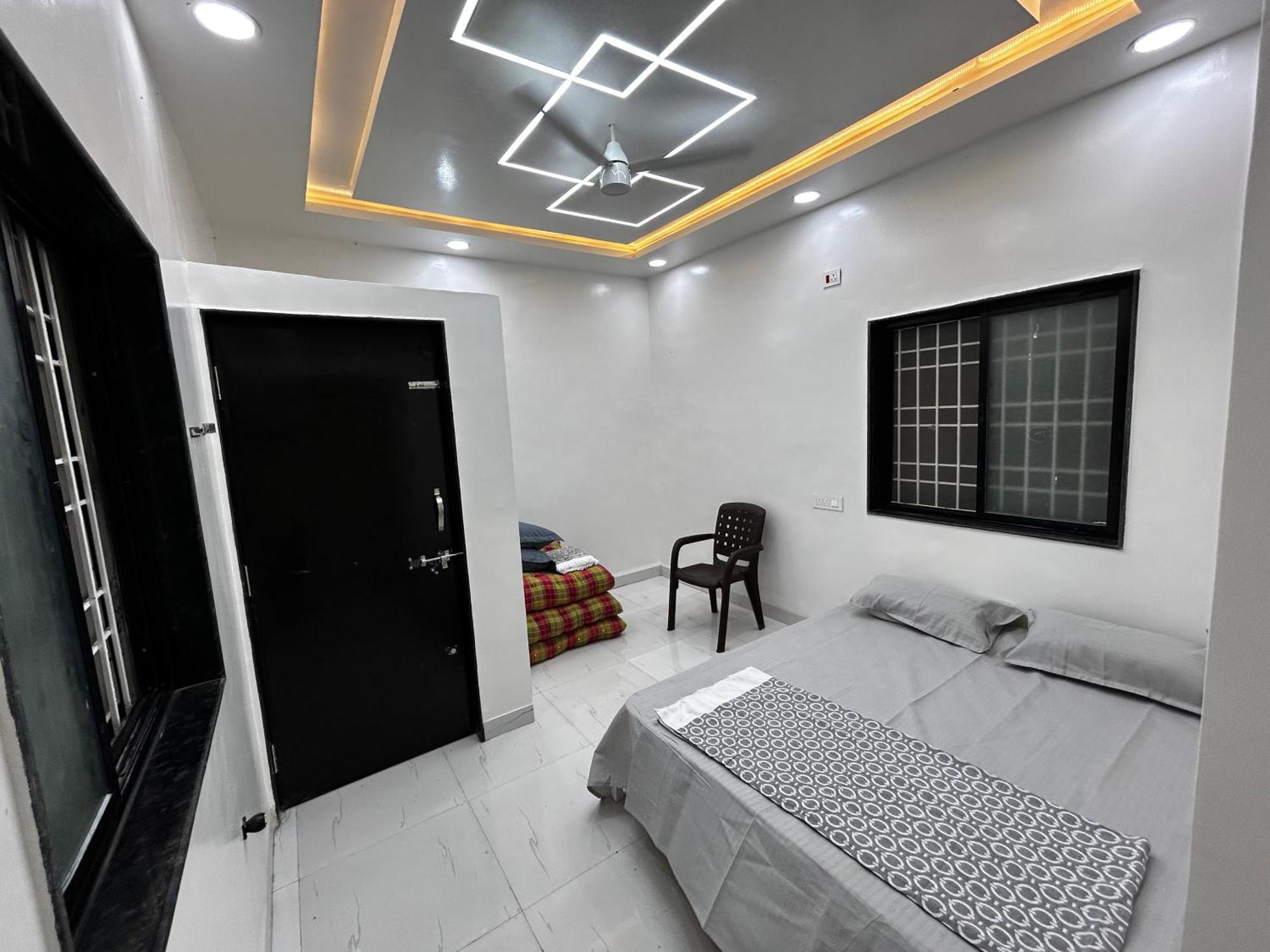 Vatavriksha Guest House,Akkalkot Akalkot Zewnętrze zdjęcie