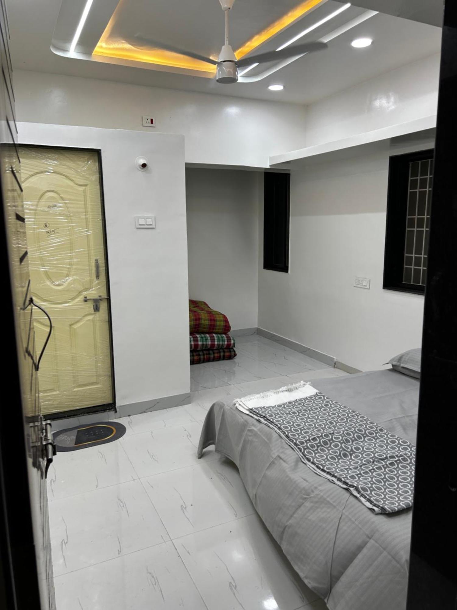 Vatavriksha Guest House,Akkalkot Akalkot Zewnętrze zdjęcie