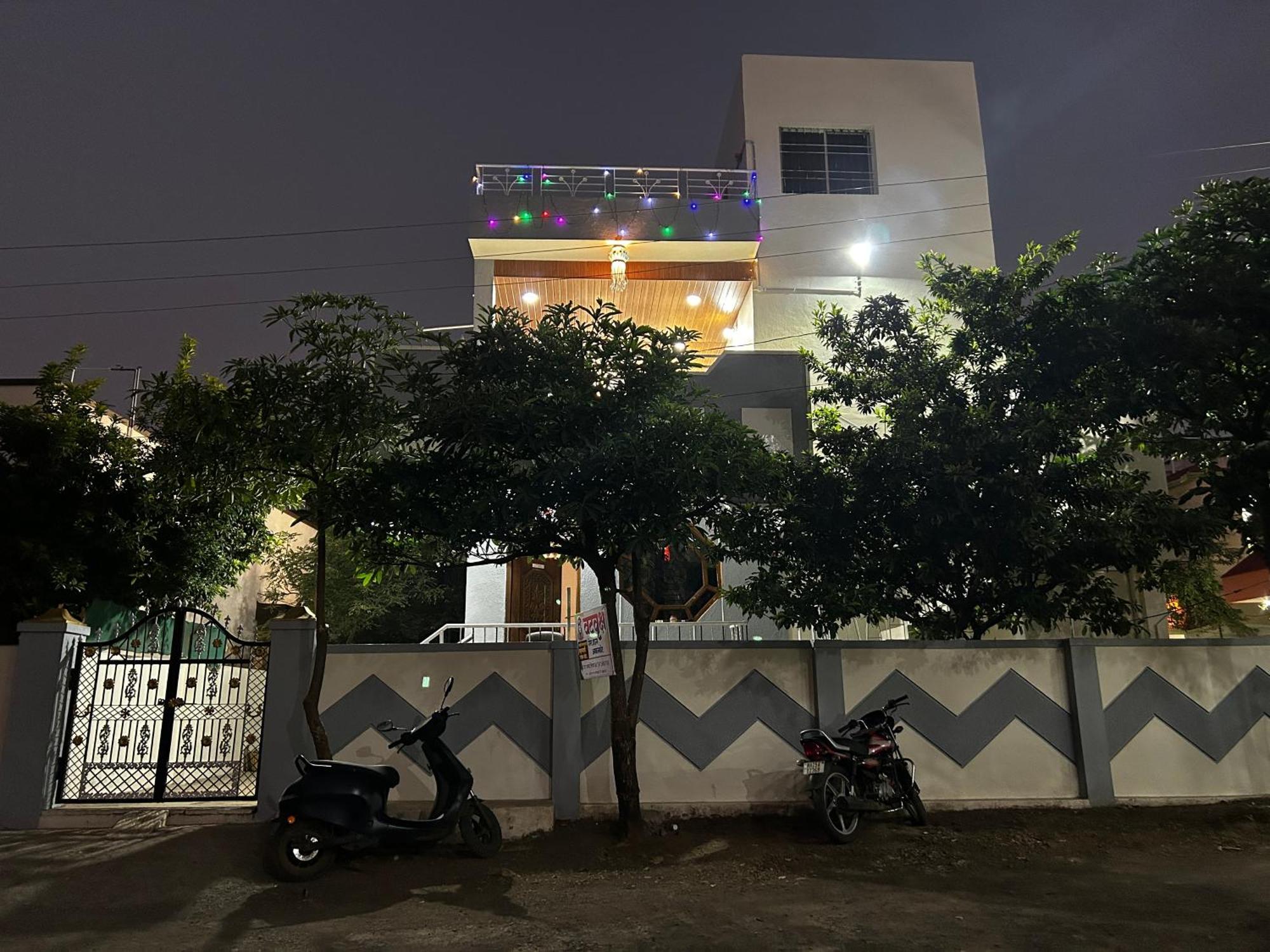 Vatavriksha Guest House,Akkalkot Akalkot Zewnętrze zdjęcie